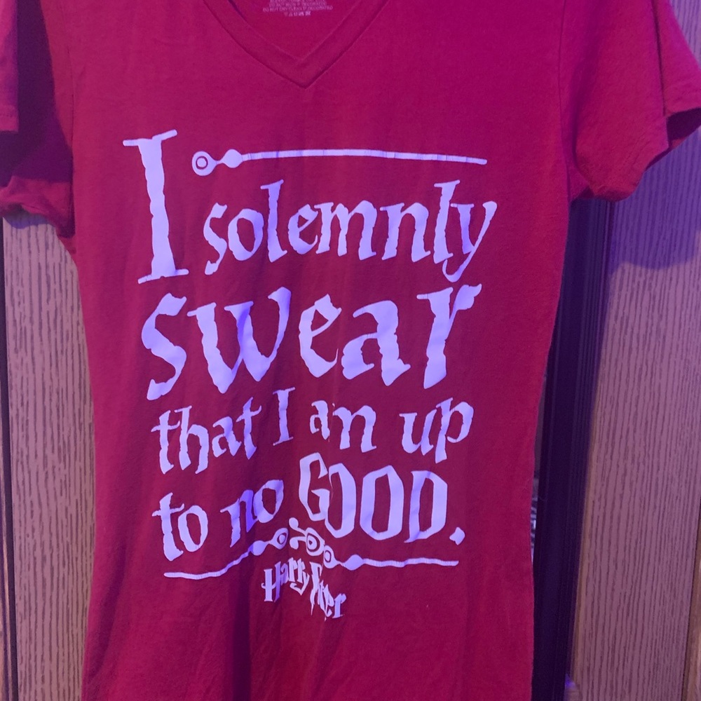 Hog warts tshirt size XL